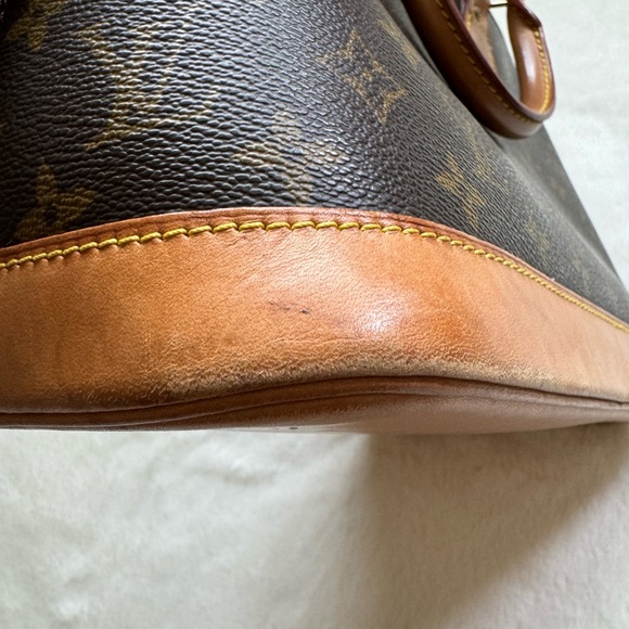 100% Authentic Louis Vuitton Monogram Alma Handbag - Picture 5 of 16